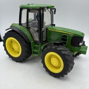 Britians Ertl John Deere Tractor Toy 1:16 Scale 7330 Green